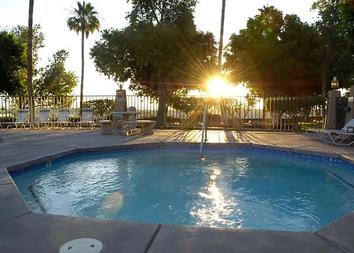 & Hotel 3*