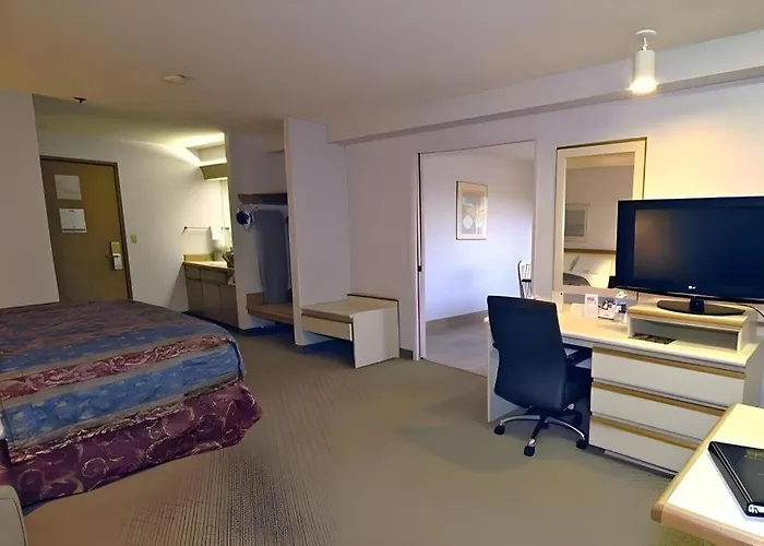 Hotel & 3*