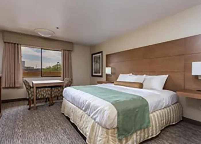 Hotel & 3*