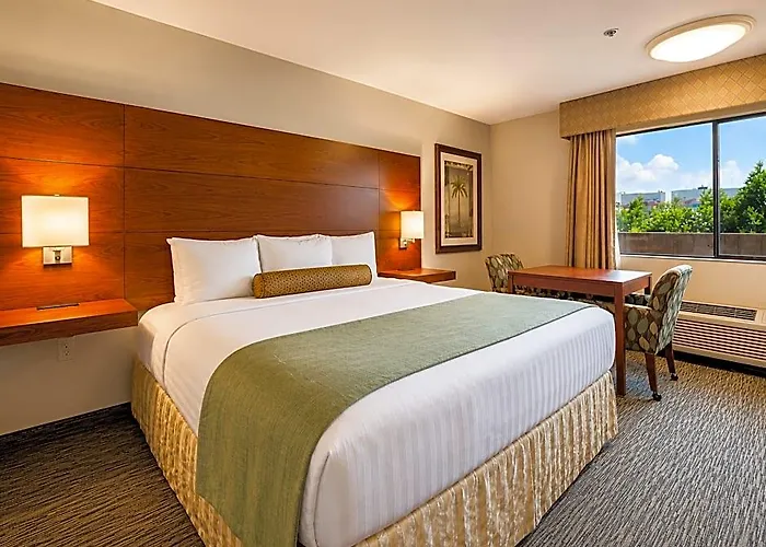 Hotel & 3*